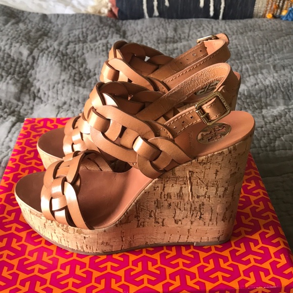 Gorgeous Tory Burch leather and cork high wedge - Picture 3 of 6